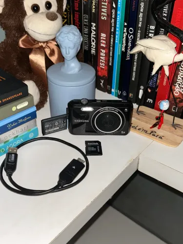 Câmera digital Samsung ES68, zoom óptico 5x.