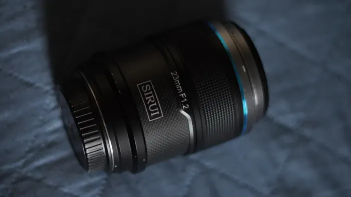 Lente Sirui 23 mm 1.2 Sony
