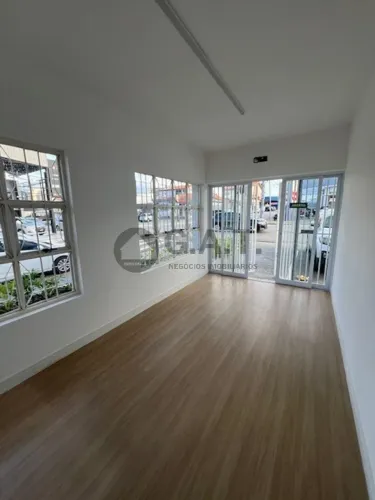 Casa comercial com 3 salas e 2 banheiros no Jardim Simus, Sorocaba-SP - 300,00 m² - 4 vaga