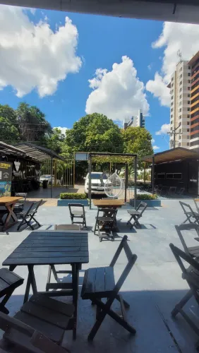 VAGA PARA ATENDENTE - RESTAURANTE/BAR