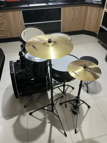 Bateria Acústica Profire Completa Semi Nova com Pratos e Banco