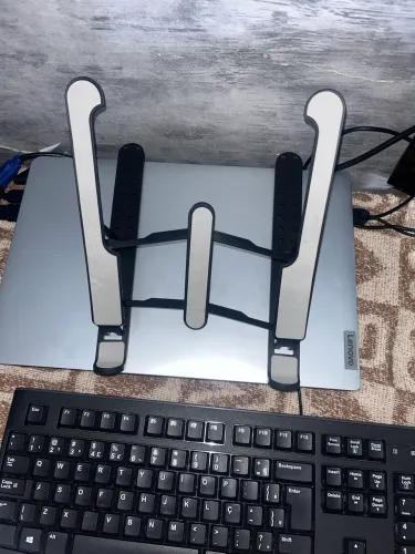 Suporte Ergonômico Ajustável para Notebook 15? a 30?
