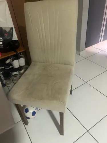 Conjunto de mesa com 4 cadeiras 