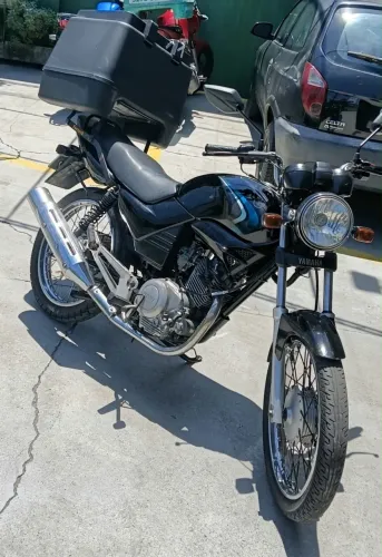 Ybr pra sair logo moto inteira documento em dia ótimo para o dia dia