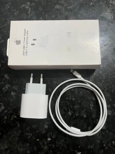 Carregar de iPhone nunca usado 