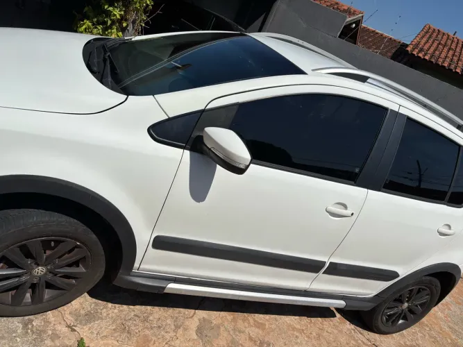 Volkswagen Crossfox 1.6 MI Total Flex 8V 5P 2013