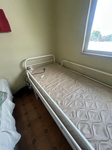 Cama Hospitalar com colchão e colchão inflavel ortopédico 