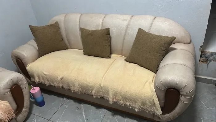 Conjunto de sofá 2 e 3 lugares por apenas R$700,00 