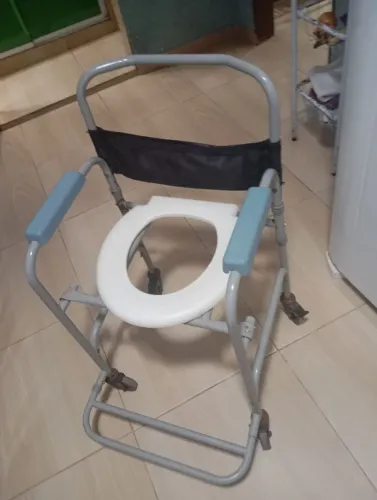 Cadeira higiênica doação