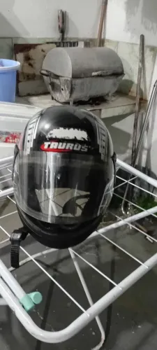 Vendo esse capacete em ótimas para sua segurança e de seu passageiro