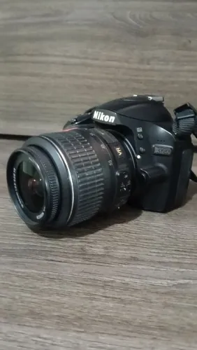 Câmera D3200 com lente
