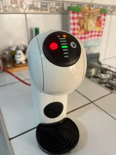 Cafeteira Nescafé Dolce Gusto Arno Genio S + Suporte de Capsulas
