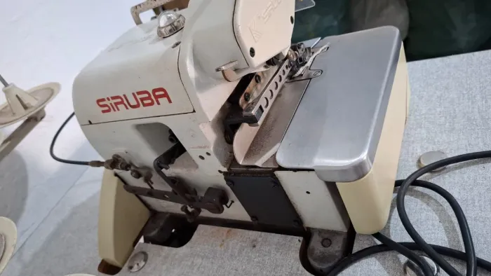 Maquina de costura ponto cadeia Siruba