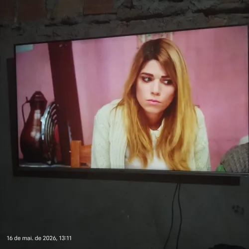 vendo uma tv smart Philco de 50 polegadas ,tenho a nota fiscal 