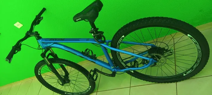 Vendo Bicicleta GtA pneus novos Michelin em ótimo estado de conservação