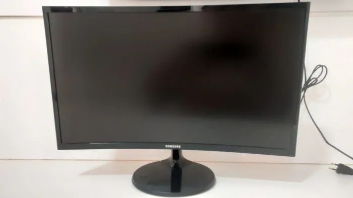 Monitor Curvo Samsung 24" Full HD HDMI
