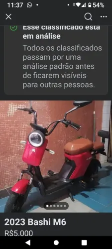 Bicicleta elétrica com duas chaves capa e carregador de bateria