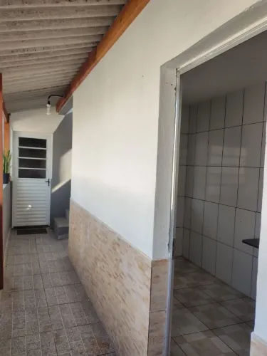 Aluga-se Casa de 2 cômodos na região de Campo Limpo 