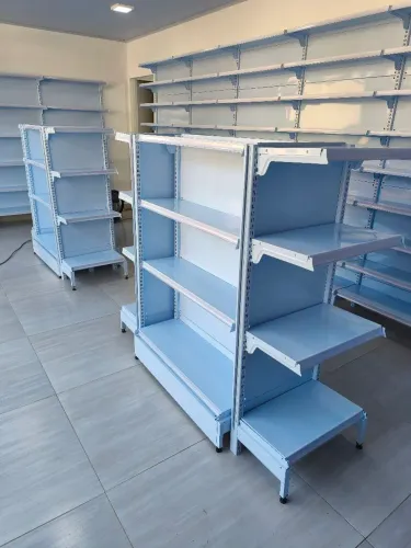 Gôndolas para farmácia