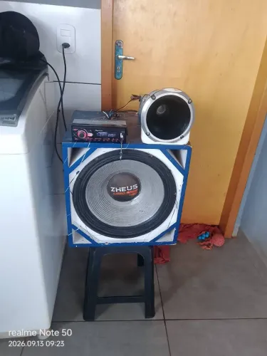 Vendo som automotivo