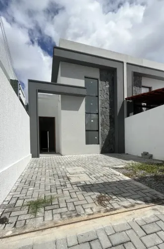 Belíssima casa no José Américo de Almeida
