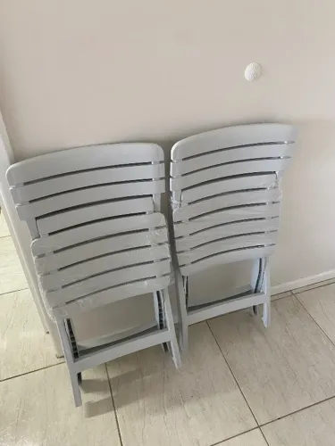 CADEIRAS E MESA DOBRÁVEIS