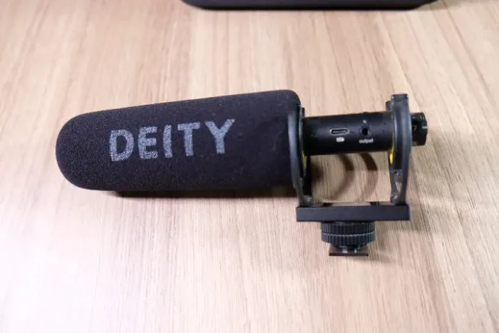 Deity V-Mic D3 Pro - Microfone shotgun com bateria interna