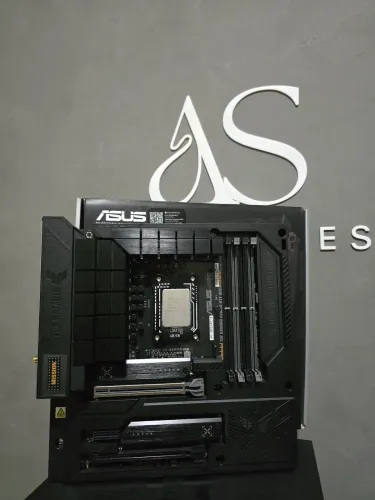 Placa Mãe B760m TUF BTF (Conectores reverso)