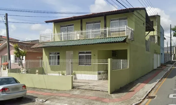 Kitinete para uma pessoa localizada no Bela Vista/SJ próximo a mercado, farmácia, ônibus