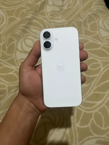 iPhone 16