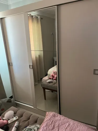 Vendo guarda-roupa 3 portas