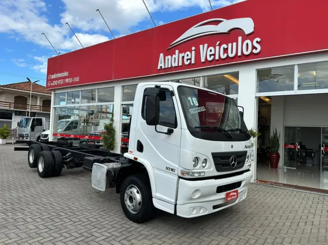 ACCELO 1016 6X2 (TRUCK) COMPLETA APENAS 108.000 KM  BRANCA 2015/2016
