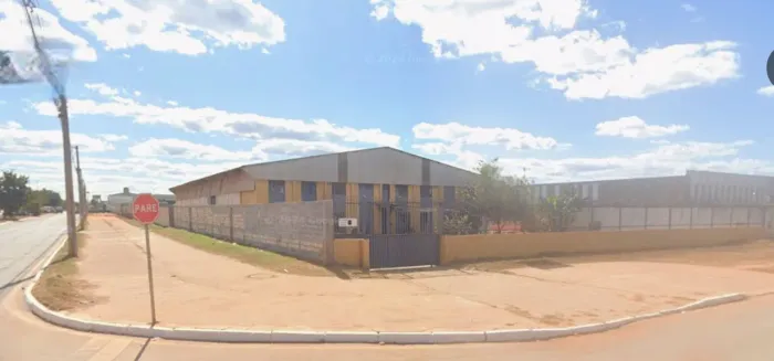 Galpão logístico 1250m2, pé dir 6 mts, escritórios , acesso de carretas em lote com 3.300m