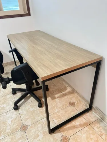 Escrivaninha Mesa De Computador Com Pé De Metal Industrial - 1.50x60x77
