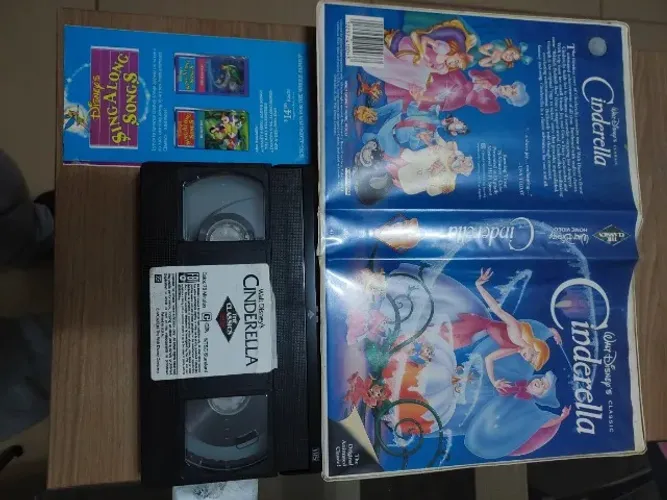 Fita VHS original do clássico da DISNEY, CINDERELLA - Para colecionador