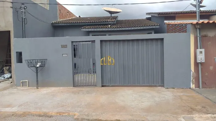 CASA á Venda - VARZEA GRANDE PROX A PREFEITURA DE VG