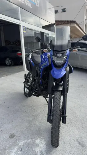 Moto 250 semi-nova