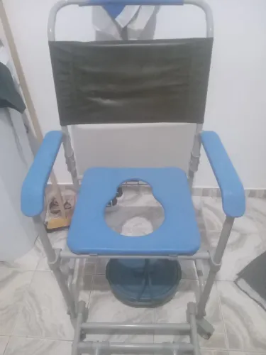 Cadeira de rodas de banho