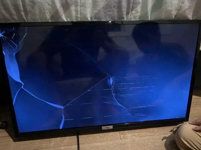 TV LCD com defeito