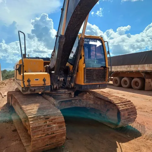 ESCAVADEIRA HIDRÁULICA HYUNDAI 220