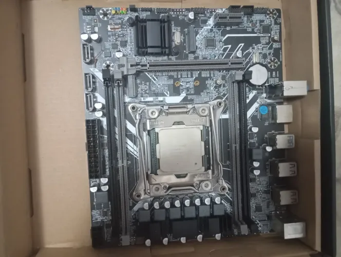 Kit Xeon E5-2680 V4 + Placa-mãe X99 - Leia a descrição