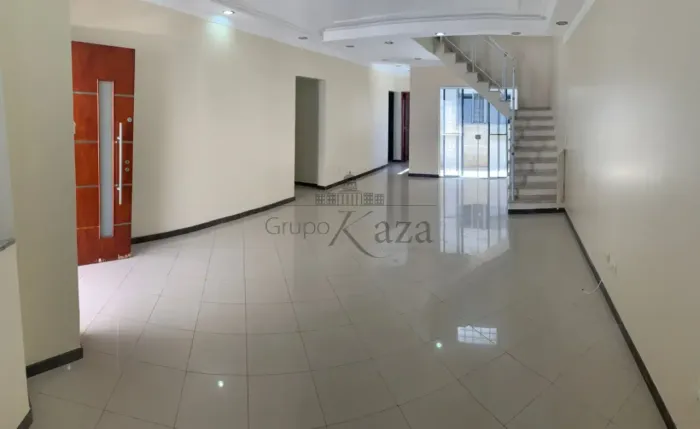 Oportunidade - Casa Sobrado - Jardim América - Jacareí - 4 Dormitórios - 287m².