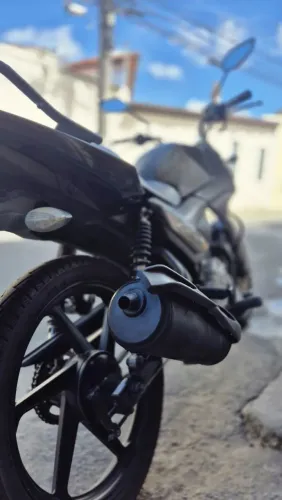 Vendo Moto factor 2017.75.500 km rodados 2 pneus novos, relação nova . *61