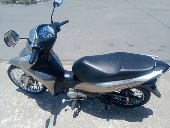 Vendo:Moto Biz.Bem conservada(aproveite a oportunidade)