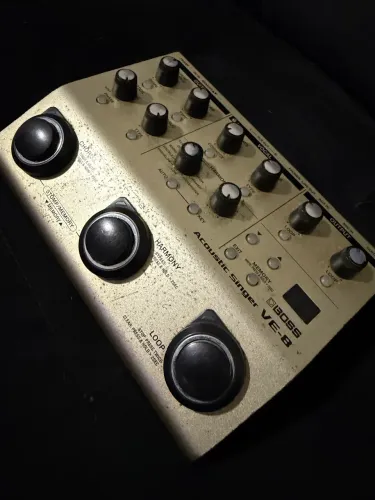 Pedaleira de VOZ VE-8 - BOSS