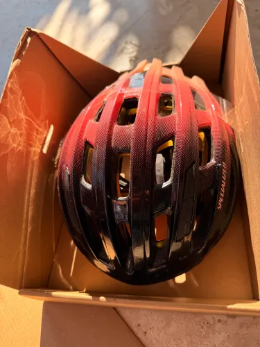Capacete Specialized prevail