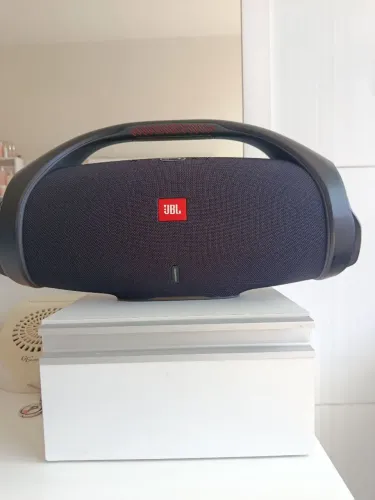 Caixa de som  bombox 2 JBL original toda conservada usada poucas vezes 