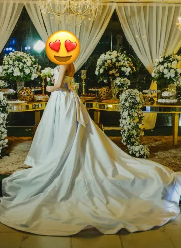 Vestido de noiva minimalista