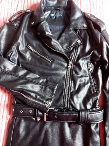 Vestido couro Zara