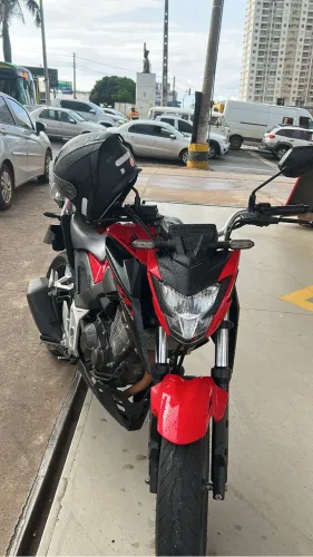 Moto barata cb300f 2024